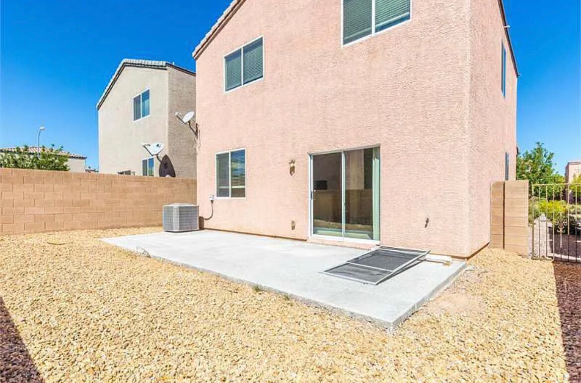 Foto principal - 8989 Lily Touchstone Ct