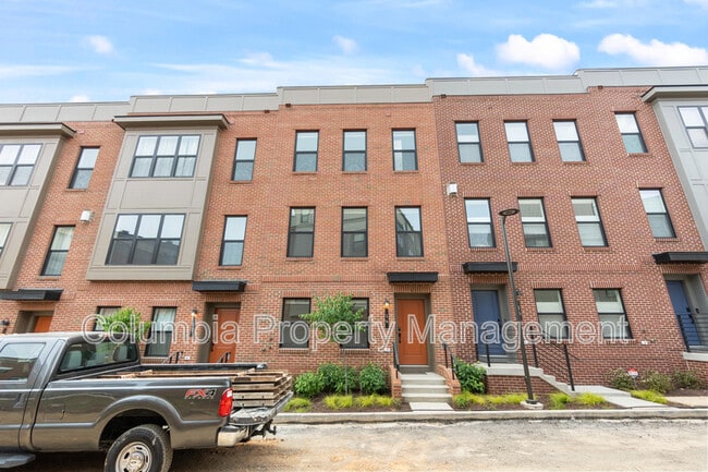 Photo - 14 Mural Walk NE House