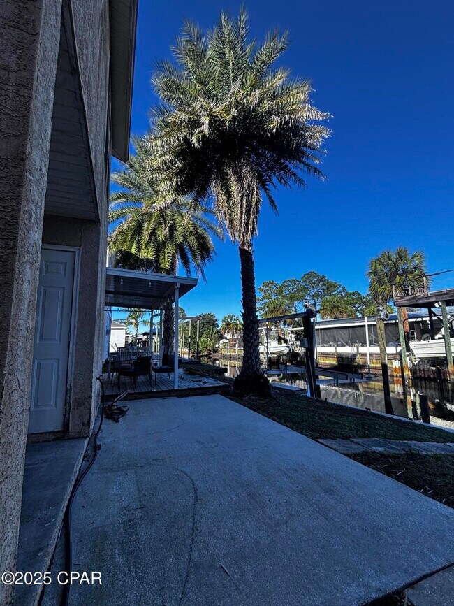 Foto del edificio - 6588 Harbour Blvd