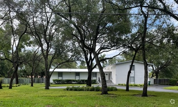 Building Photo - 9811 SW 96th St
