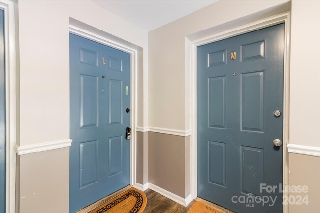 Building Photo - 1641 Arlyn Cir