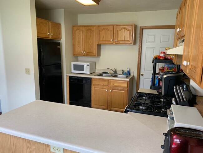 1224 Redpine Way, Kalamazoo, MI 49006 - House Rental in Kalamazoo, MI ...