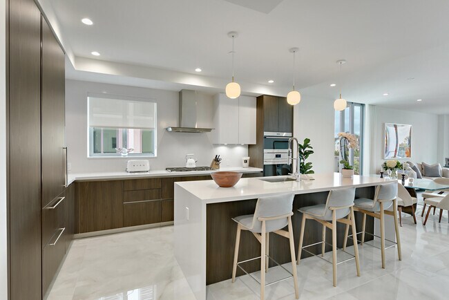 Foto del edificio - 485 E Royal Palm Rd