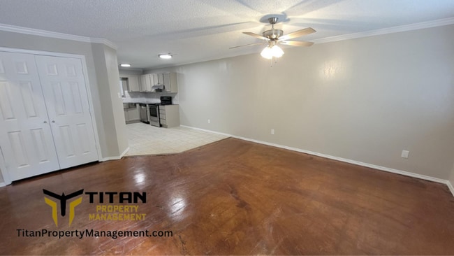 Building Photo - 2 bed/2 bath Apartment
