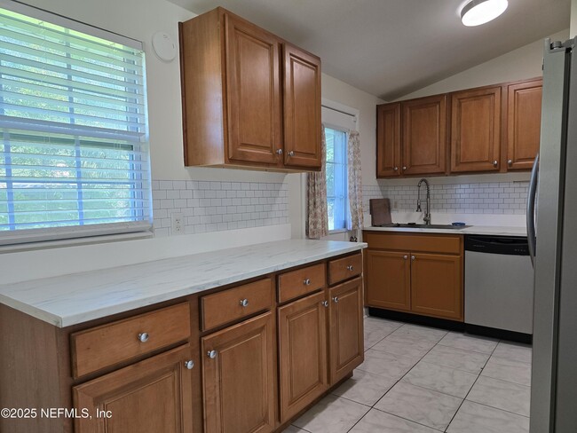 Foto del edificio - 11927 Dowling Ln
