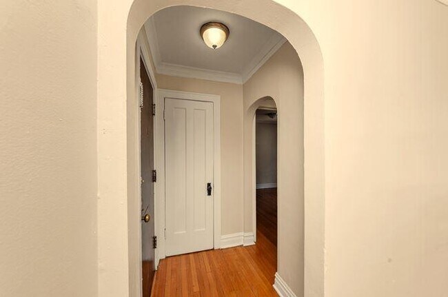 Building Photo - 0 bedroom in Chicago IL 60626