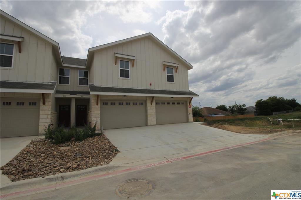 316 Untermaier St, Canyon Lake, TX 78130 Townhome Rentals in Canyon