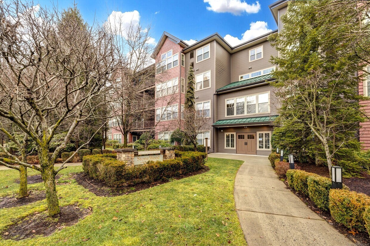 Foto principal - 100 Richards Ave