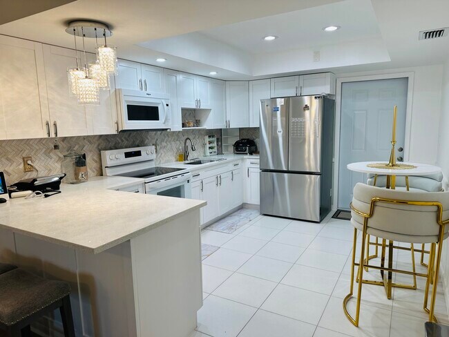 Foto del edificio - 1659 Magnolia Ln