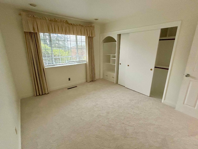 Foto del edificio - 1180 Sierra Vista Way