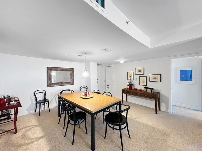 Building Photo - 3000 N Ocean Dr