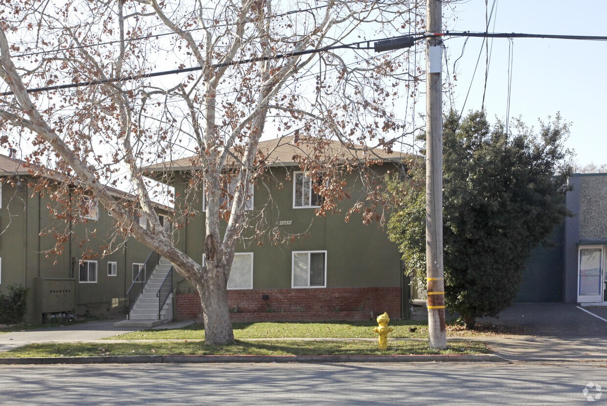 Building Photo - 1089 N 5th St