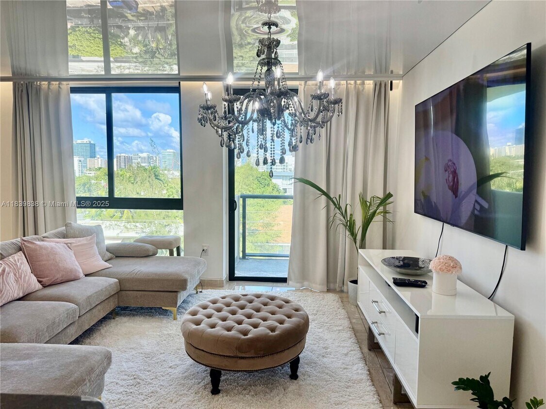 Foto principal - 9800 W Bay Harbor Dr