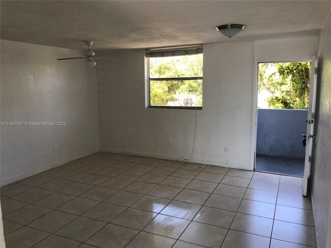 Building Photo - 1801 S Treasure Dr