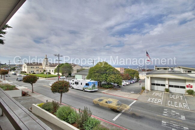 Building Photo - 585 Hawthorne St