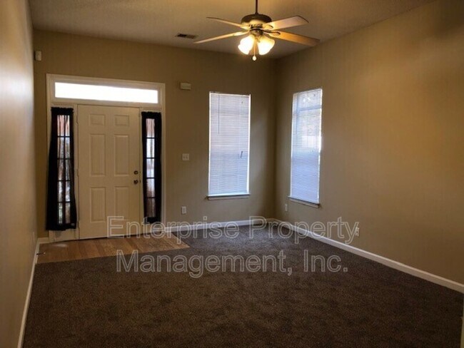 Building Photo - 6833 Kamali Ave