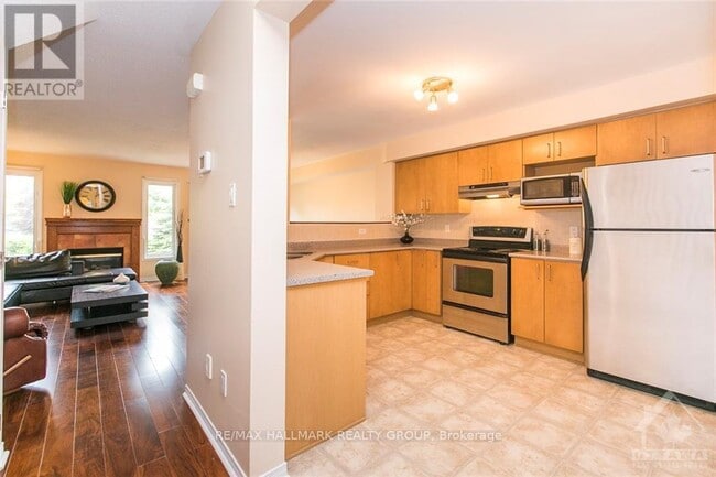 Building Photo - 124 Tall Oak Private