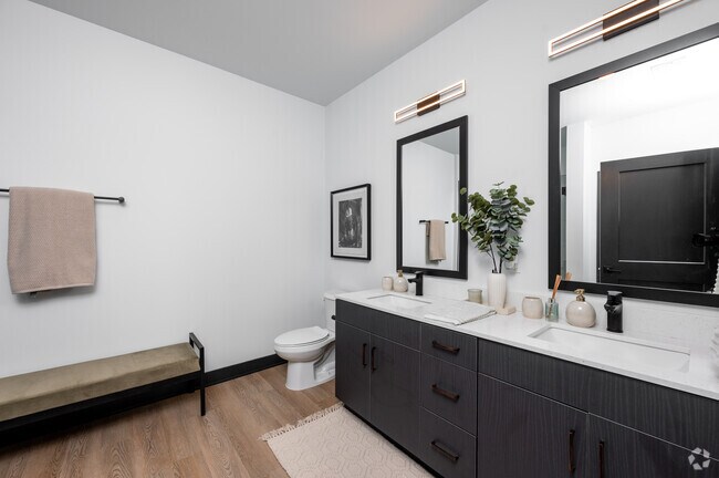 Monon - 2 habitaciones, 2 baños - 118 m² - Baño principal - Hobbs Station