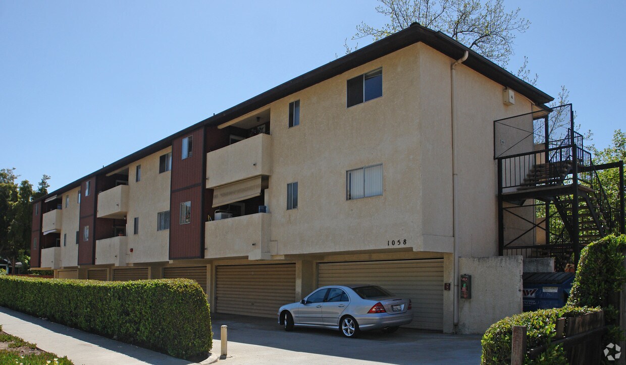 Building Photo - 1058 Washington Blvd