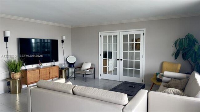 Foto del edificio - 9225 Collins Ave