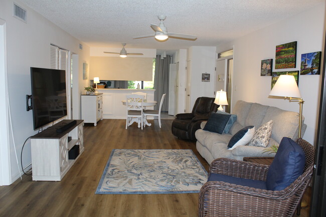 View of living rm from lanai - 5124 Harpers Croft