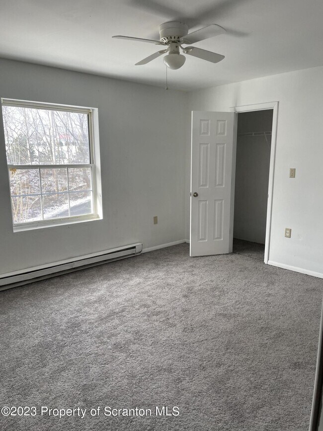 Building Photo - 100 Colan Ct