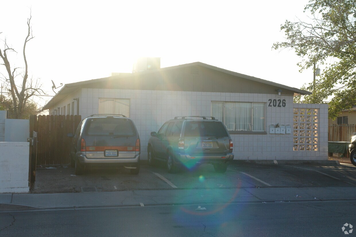 Building Photo - Arrowhead Acres