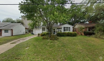 Building Photo - 2270 Larchmont Rd