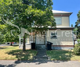 Building Photo - 401SUMACH