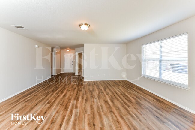 Foto del edificio - 8036 Autumn Creek Trail