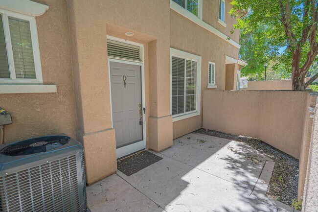 Foto del edificio - The Palisades -  3 Bedroom Townhome for Rent in Stevenson Ranch!