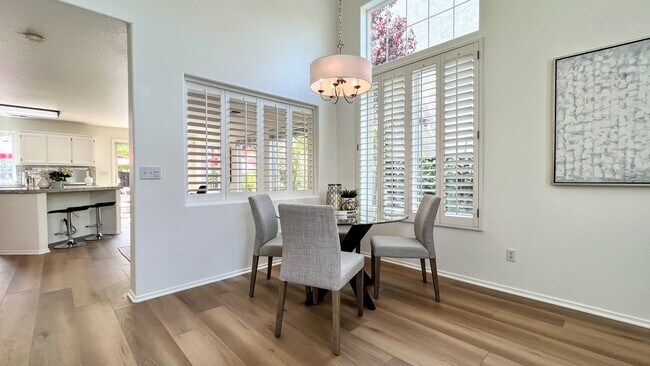 Building Photo - 3BD/2.5BA - Charming 2-Story Single Family...