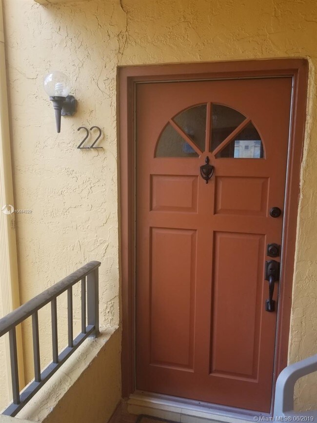 Foto del edificio - 10805 NW 7th St