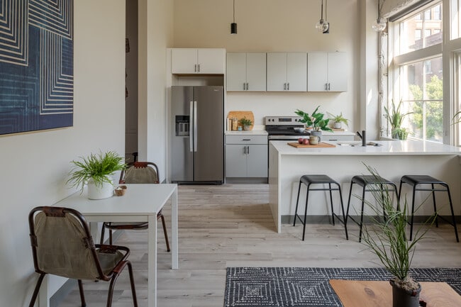 Building Photo - The 22 Apartments