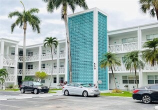 Building Photo - 419 Golden Isles Dr
