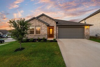 Building Photo - 2536 Peoria Dr