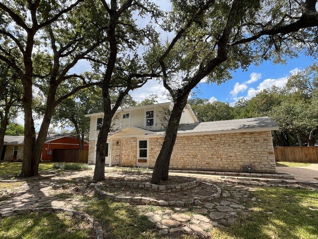 Foto del edificio - JUST RENOVATED 4/2.5 IN GREAT LEANDER LOCA...