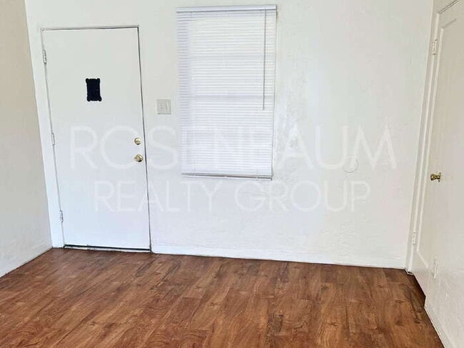 Foto del edificio - 1713 N Village Dr