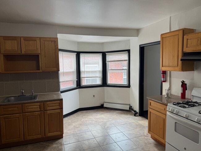 Building Photo - 55 Halsey St