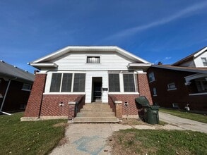 Building Photo - 2509 W Monroe St