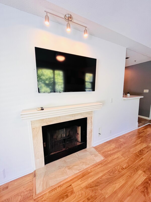 Foto del edificio - 1021 Brighthurst Dr