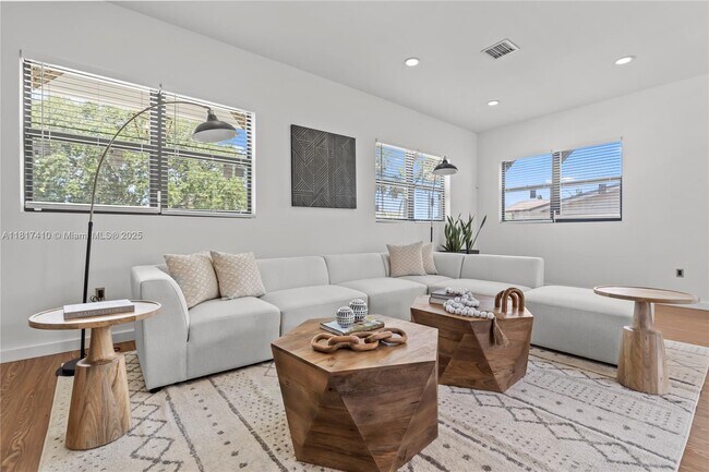 Foto del edificio - 611 SW 4th Ct