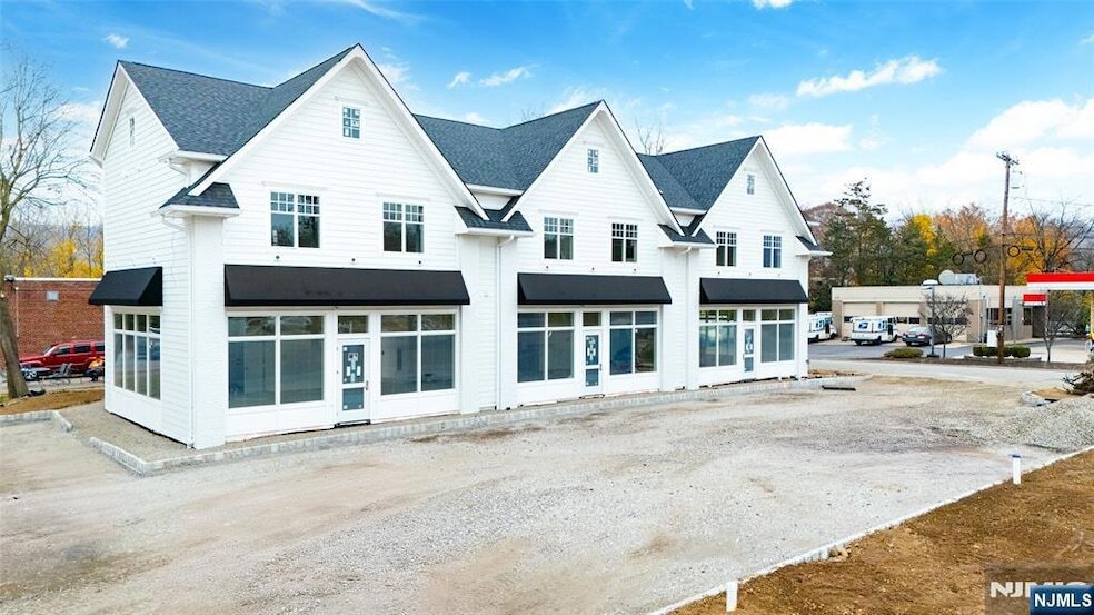 Foto principal - 445 Ramapo Valley Rd