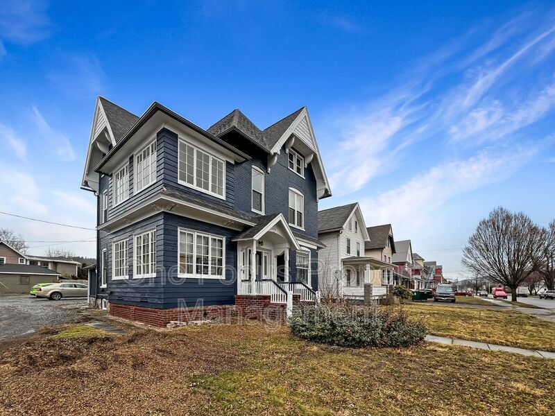 1476 W 4th St, Williamsport, PA 17701 House Rental in Williamsport