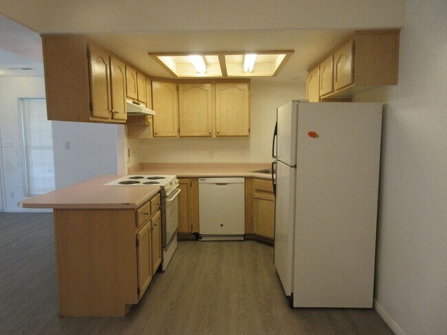 Foto del edificio - **Move-In Bonus!** 3 bed, 2 bath Twin Home