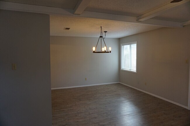 Foto del edificio - 3/2/2 07/14 Move In