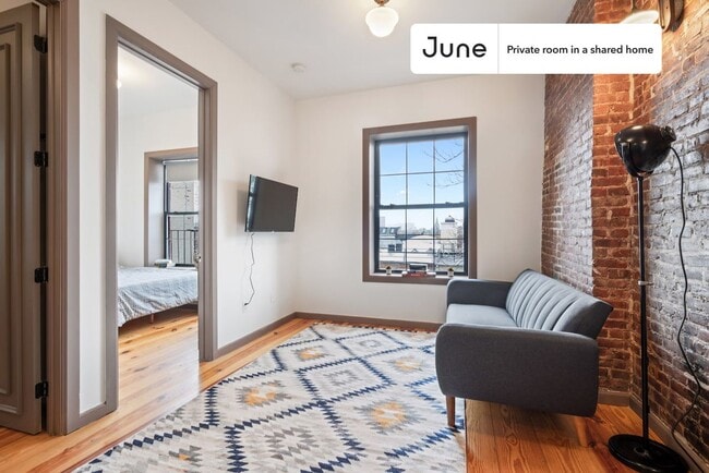 Building Photo - Room in Shared 3.0 bed/1 bath home