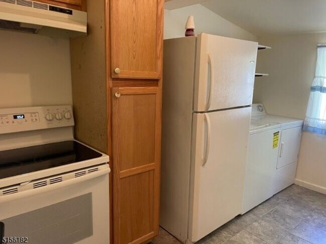 Building Photo - 251 Depue St