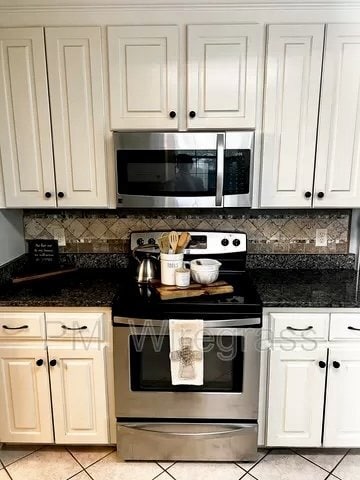 Building Photo - 3 bedroom 2 bathrooms single family home l...