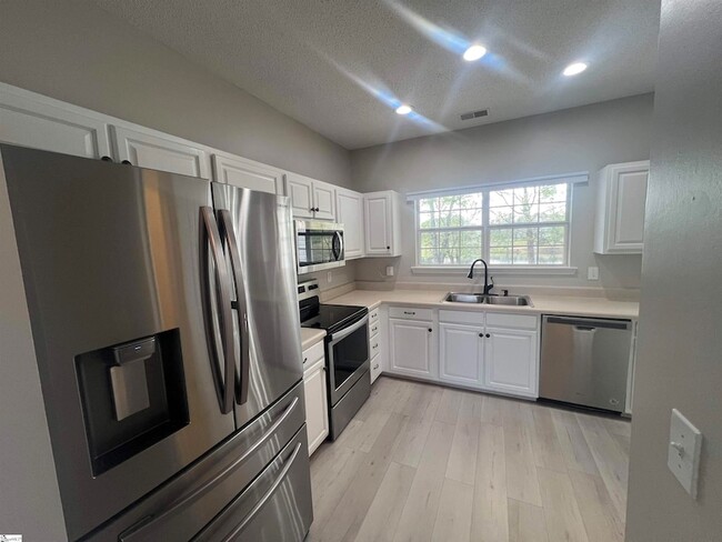 Foto del edificio - 522 Peach Grove Pl